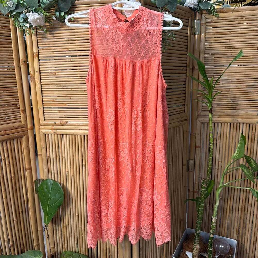 Hint of mint coral lace